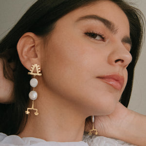 Perla Dancer Earrings